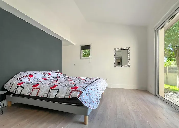Pet Friendly In Serviers-et-Labaume